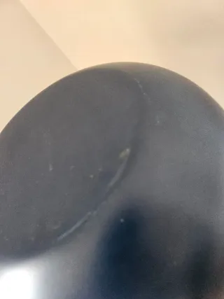 Lámpara de mesa azul y madera