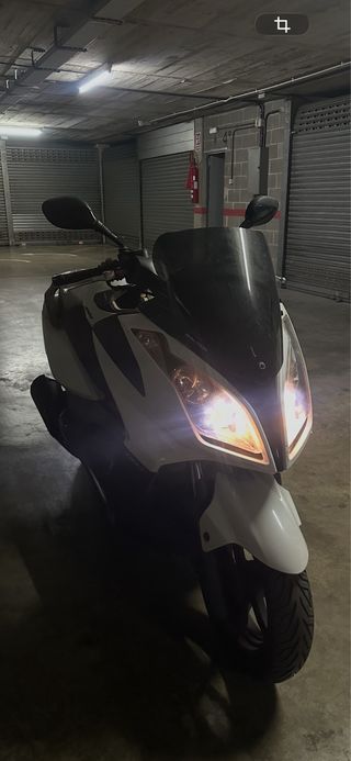 DESPIECE Kymco Superdink 125cc Blanca