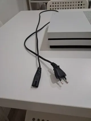 Xbox One Bianca + Controller