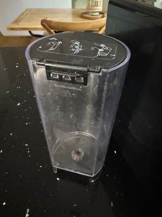 Cafetera Nespresso Krups Essenza Mini Negra