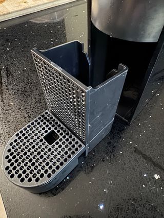 Cafetera Nespresso Krups Essenza Mini Negra