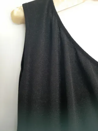 Vestido fiesta WAL G. negro hombro descubierto tal