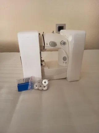 Máquina de coser mini 2 velocidades