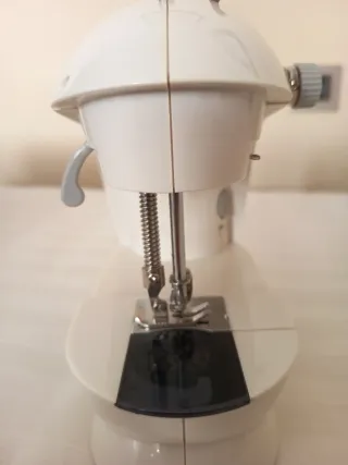 Máquina de coser mini 2 velocidades