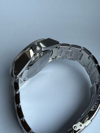 Reloj Seiko Mod tipo Samurai Black Red