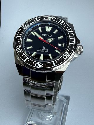 Reloj Seiko Mod tipo Samurai Black Red