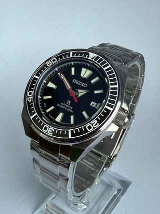 Reloj Seiko Mod tipo Samurai Black Red