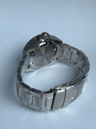 Reloj Seiko Mod tipo Samurai Black Red