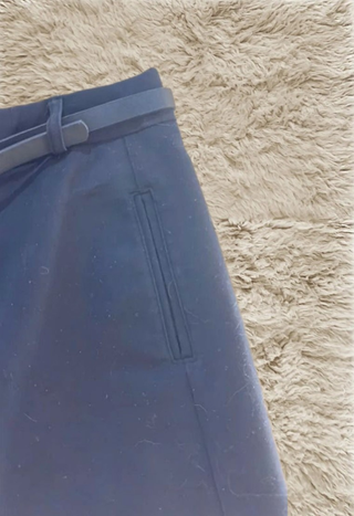 Pantalón corto negro con cinturón