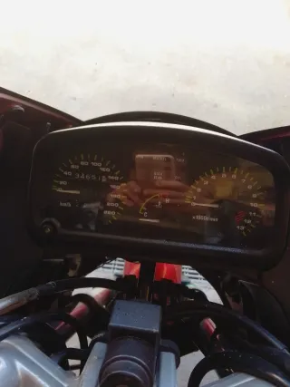 Kawasaki GPZ 500S Roja y Blanca