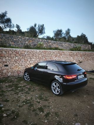 Audi A3 2.0 DIESEL TRANMISION AUTOMATICA.