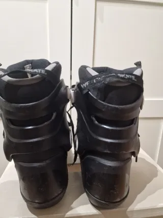 Patines (bota y botín) negros