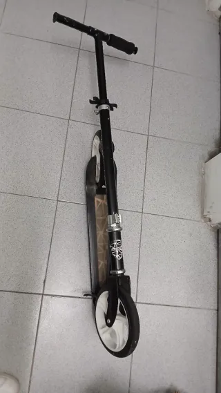Patinete negro