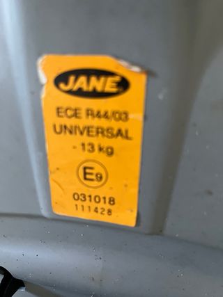 Capazo y huevo para bebé