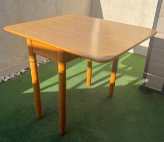 Mesa libro extensible 90x40 + 2 taburetes