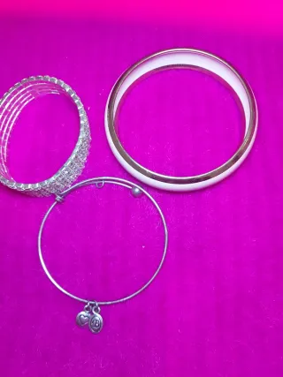 Lote 3 pulseras plateadas y rosas