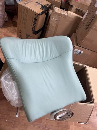 Mecedora moderna azul y madera