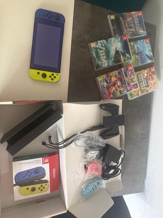 Nintendo Switch Azul/Amarillo + Juegos