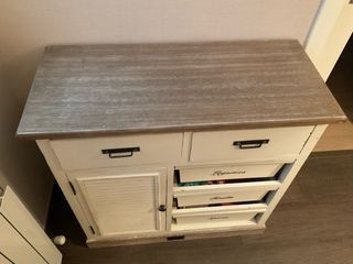 Mueble auxiliar madera y blanco