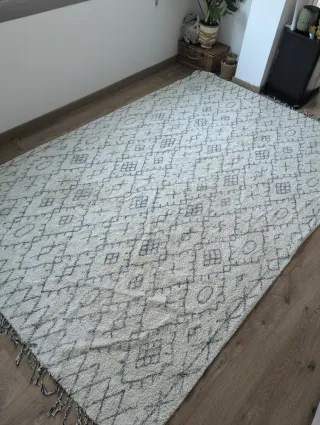 Alfombra de lana beige y gris