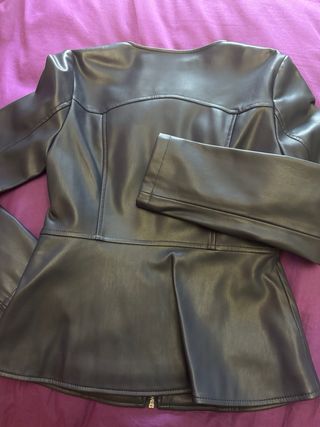Chaqueta Zara efecto piel