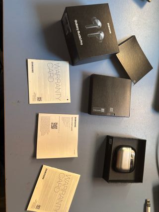 Samsung Galaxy Buds 3 Pro - Negros/Plateados