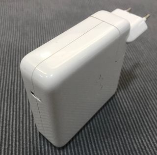 Cargador oficial MacBook Pro USBC 96W