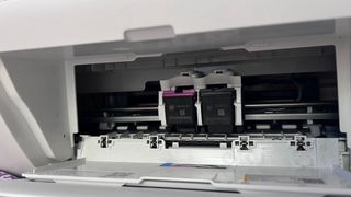 Impresora HP Deskjet 2723e Roja y Blanca