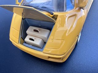 Lamborghini Diablo Burago 1/18 Amarillo