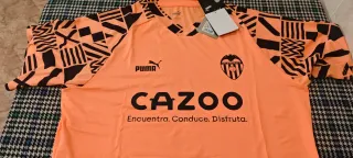 Camiseta training del Valencia CF. Talla XL