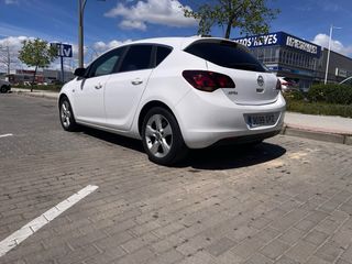 Opel Astra 2010