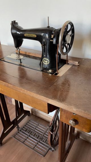 Máquina de coser Singer Hexagon antigua