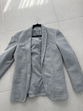 Americana caballero gris con parches