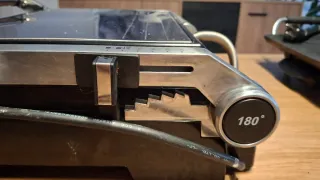 Parrilla eléctrica SilverCrest con placas acanalad