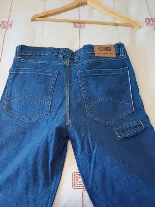 Pantalón vaquero elástico Ahbor Talla 44 Sin usar