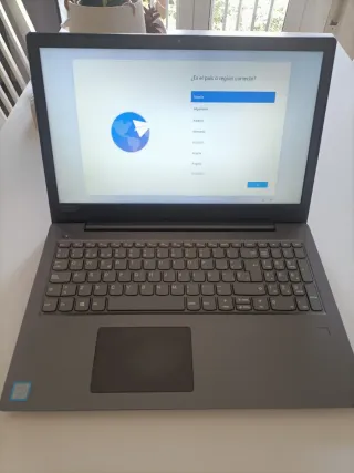 Portátil Lenovo V330-15IKB i5 8GB RAM 256GB NVMe