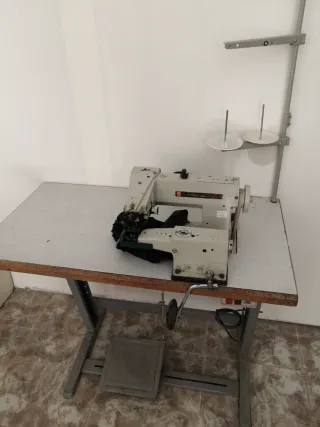 Máquina de coser industrial invisible