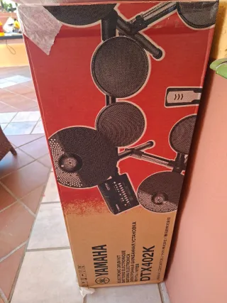 Batería Electrónica Yamaha DTX402K No baguetas