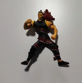 Figura Guerrero Chino con Dragón