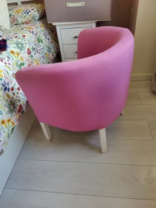 Urge vender! Butaca rosa tapizada