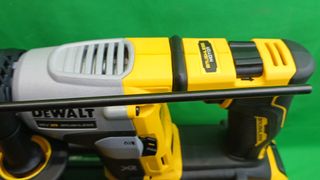 Taladro percutor dewalt dch172p2-qw-18v xr sin esc