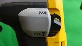 Taladro percutor dewalt dch172p2-qw-18v xr sin esc