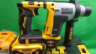 Taladro percutor dewalt dch172p2-qw-18v xr sin esc