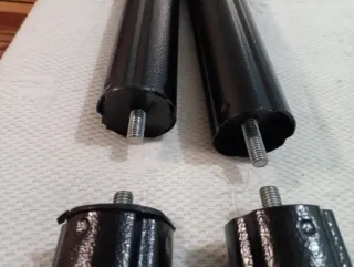 Base de colchón y 4 patas. En uso hasta ahora.