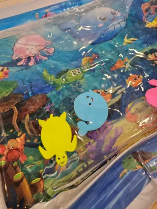 Colchoneta inflable para bebés con animales marino