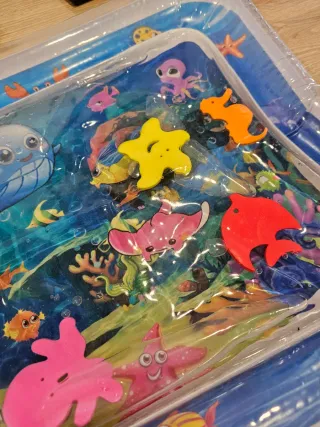 Colchoneta inflable para bebés con animales marino
