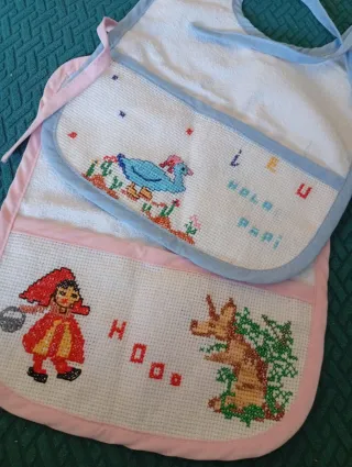Baveros de bebé bordados