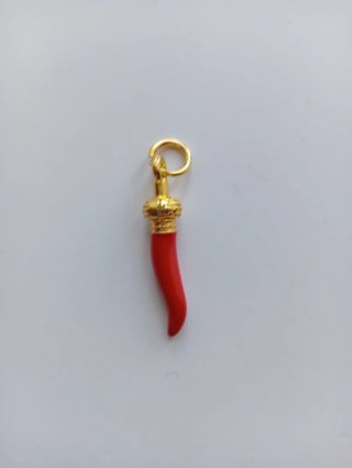 Ciondolo cornetto portafortuna oro e rosso