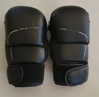 Guantes MMA Decathlon Negros y Rojos