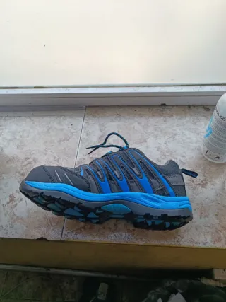 Zapatos de trabajo negros y azules. Tallas38,42,44